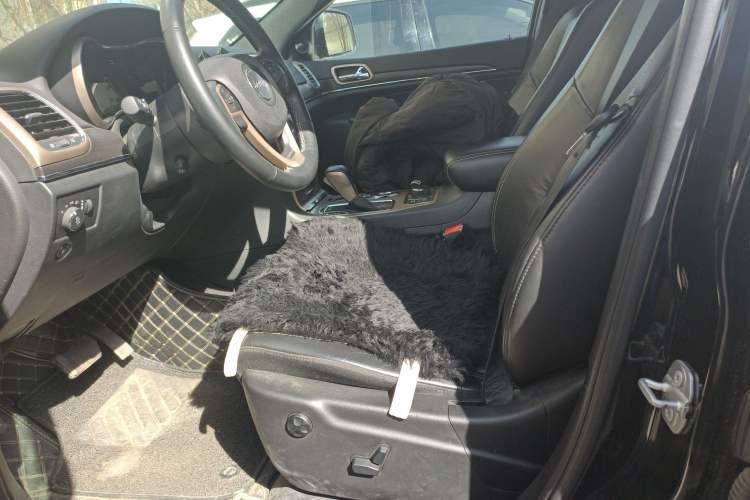 Used Jeep Grand Cherokee 2017 3.6L Elite Navigation Edition Left Front Seat