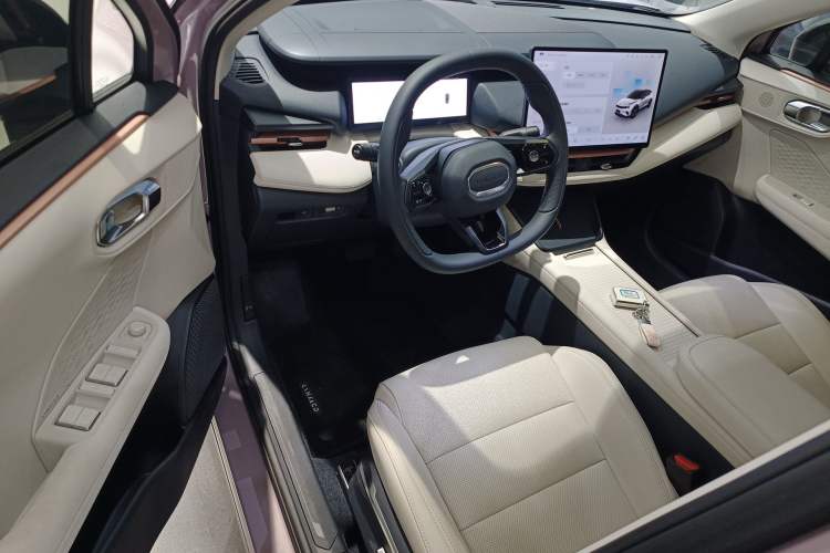 Used Lynk & Co 06 2025 Renew 1.5T Pro
