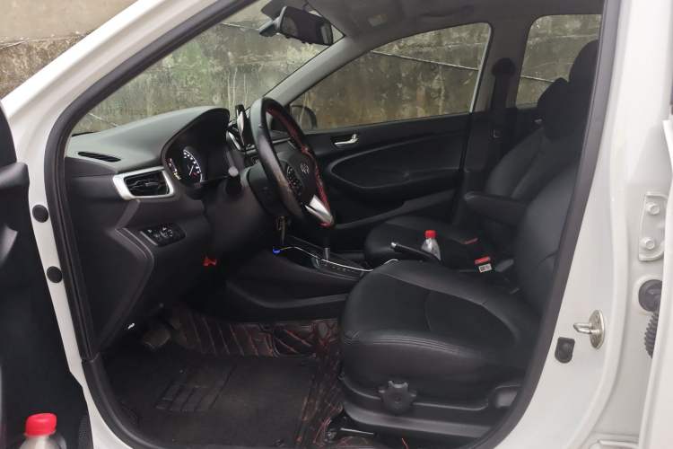 Used Hyundai Verna (older generation) 2017 1.4L Automatic YueXiang Connected Version China V Standard Left Front Seat