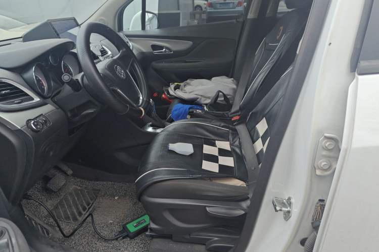 Used Buick Encore 2015 1.4T Automatic Two-Wheel Drive Urban Elite Version Left Front Seat