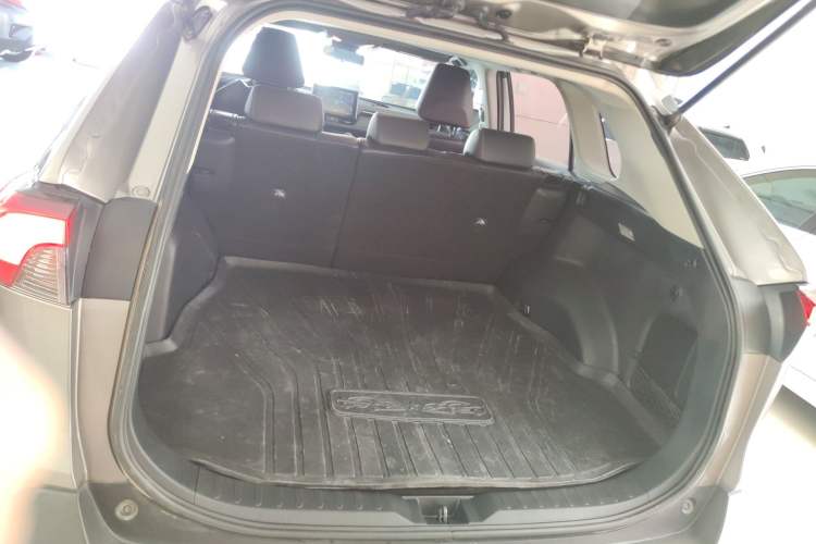 Used Toyota RAV4 2021 2.0L CVT Two-Wheel Drive Fashion PLUS Edition
