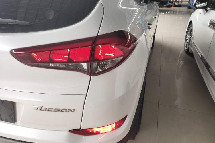 Used Hyundai Tucson 2018 1.6T Dual-Clutch Two-Wheel Drive 15th Anniversary Special Edition
