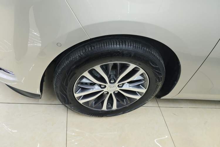 Used Buick GL8 2022 ES Landtrek 653T Luxury Edition