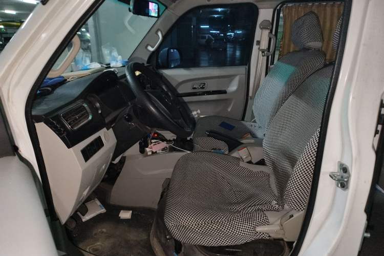 Used Jinbei New Hiace S 2019 1.5L Van Business Edition China VI SWC15M Left Front Seat