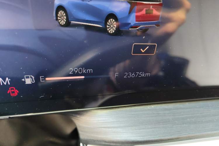 Used Buick Century 2023 2.0T Six-Seater Yinshi Edition Odometer Close Up