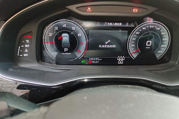 Used Audi Q7 2022 45 TFSI quattro S line Sport Edition Odometer Close Up