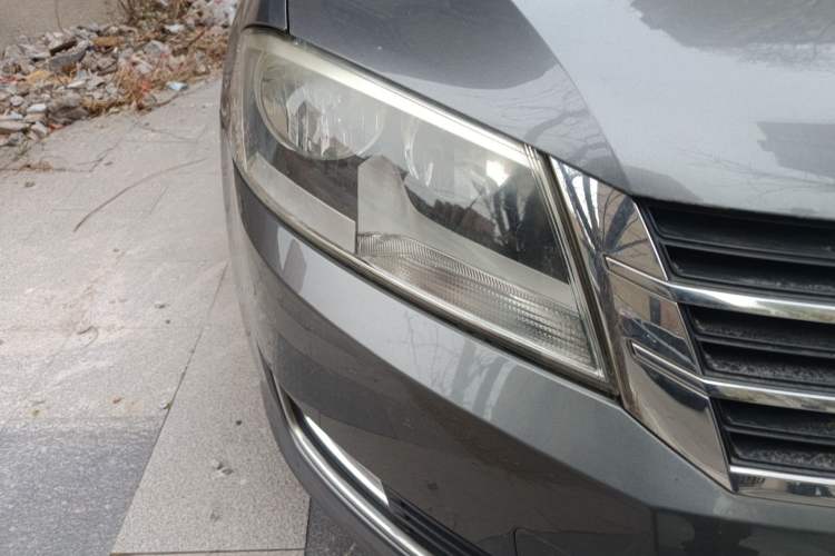 Used Volkswagen Lavida 2013 Revised Version 1.4 TSI Manual Comfort Edition Right Front Headlight