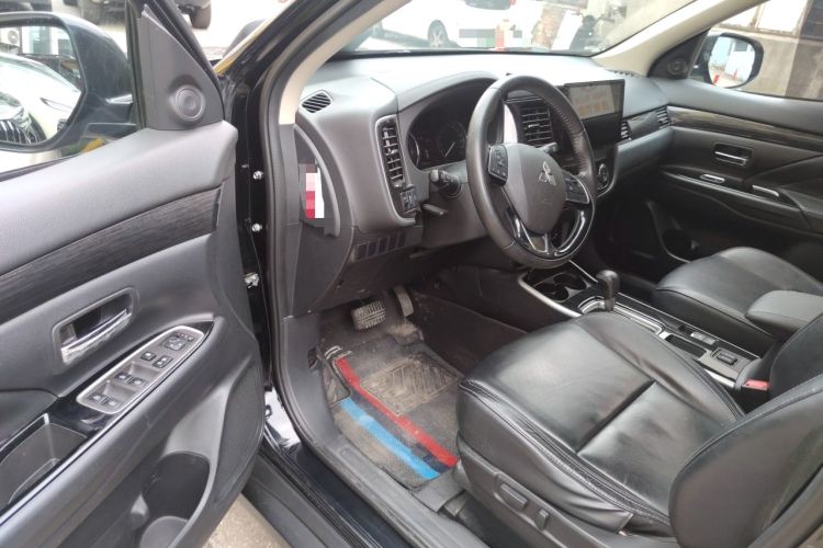 Used Mitsubishi Outlander 2019 2.0L Two-Wheel Drive Comfort Edition 5 Seats China VI Standard