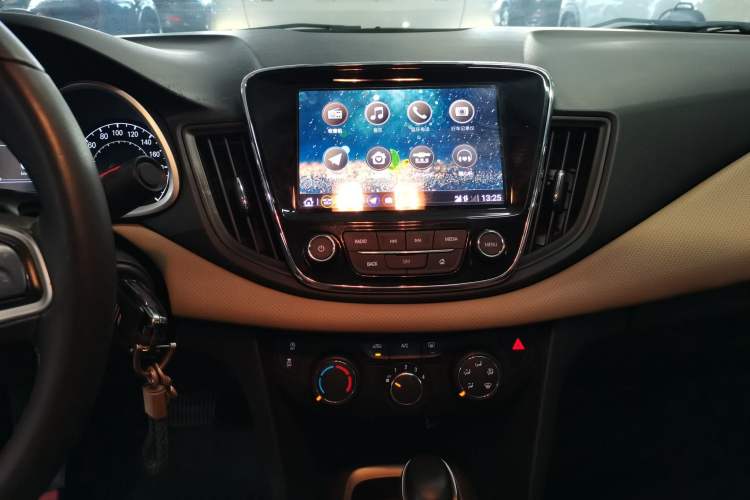 Used Chevrolet Monza 2022 320 Automatic Enjoyment Sunroof Version
