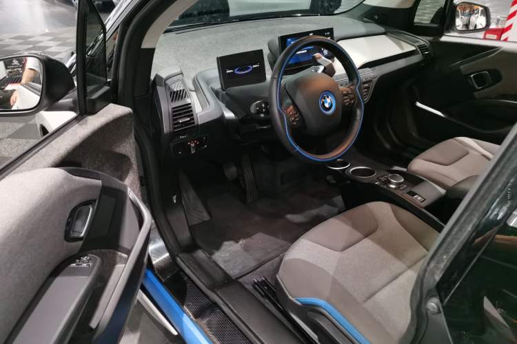 Used BMW i3 2019 Fast Charging Edition
