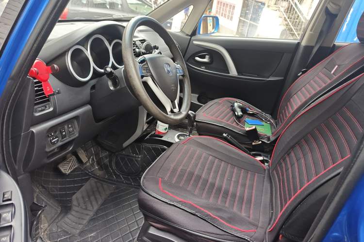 Used CHANGAN CX20 2014 1.4L IMT Sunroof Navigation Version China IV Standard