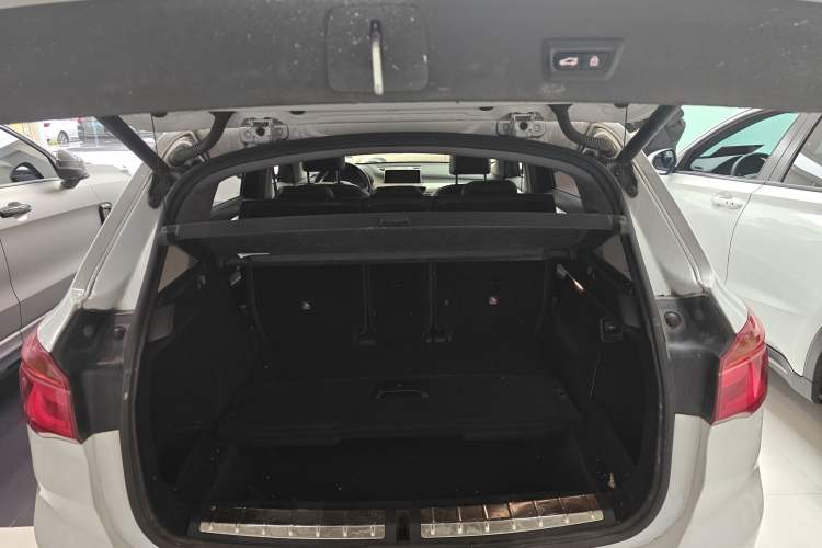 Used BMW X1 2018 sDrive18Li Luxury Model Trunk