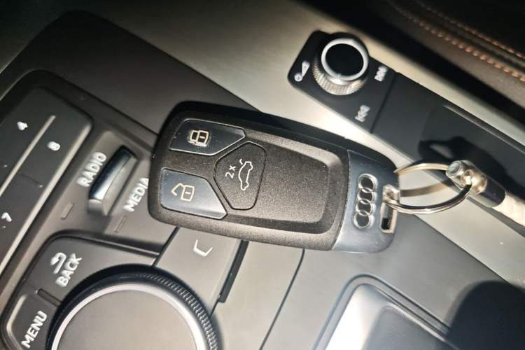 Used Audi Q5L 2020 Revised 40 TFSI Prestige Edition Vehicle Key