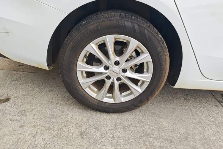 Used Roewe i5 2023 1.5L CVT Luxury Edition Right Rear Wheel Hub