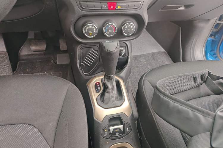 Used Jeep Renegade 2017 180T Automatic High-Energy Version