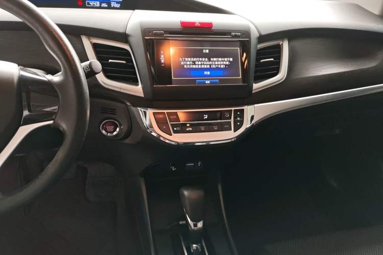 Used Honda Jade 2014 1.8L Automatic Comfort Elite Version 5 Seats
