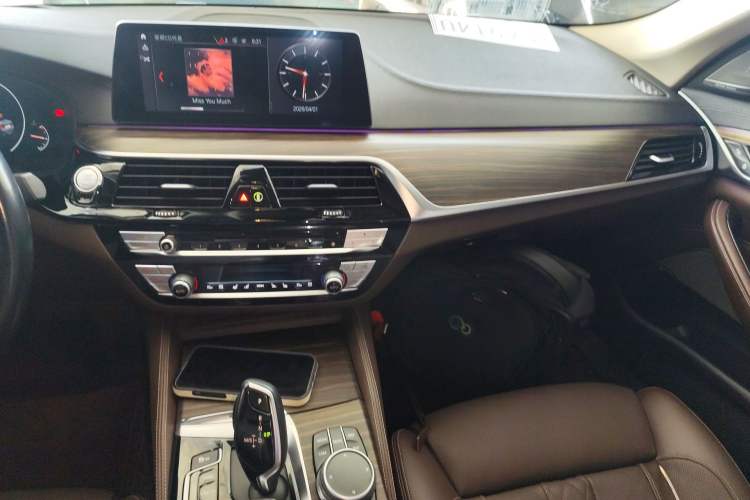 Used BMW 5 Series 2019 540Li Executive Edition Audio And AC Panel