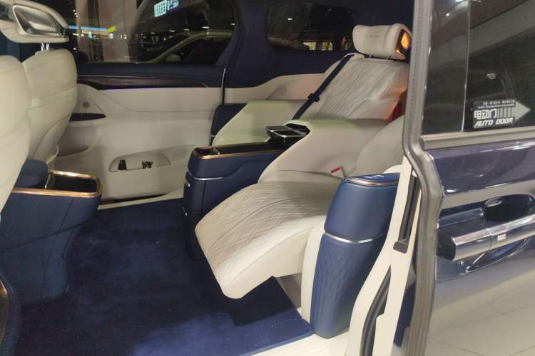 Used Buick GL8 2020 Avenir Avia Four-Seat Luxury Edition
