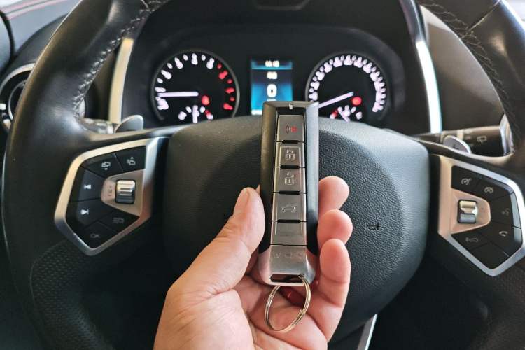 Used Wey VV5 2017 2.0T Ultra-Luxury Version
