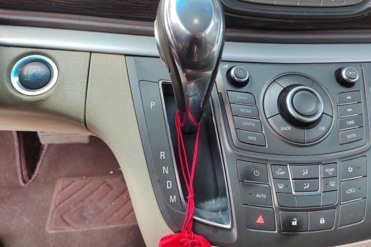 Used Buick GL8 2013 2.4L CT Luxury Business Comfort Edition
