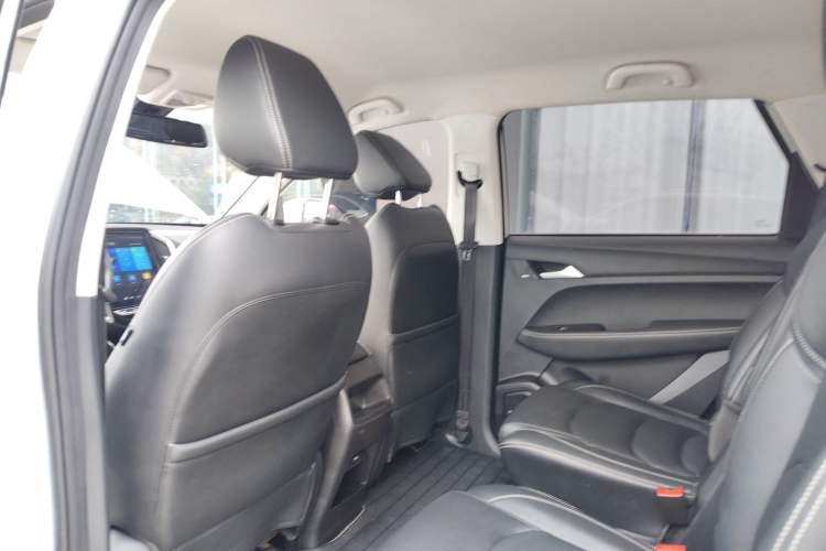 Used Baojun 530 2021 Global Car Anniversary Edition 1.5T Manual Luxury Model 6 Seats
