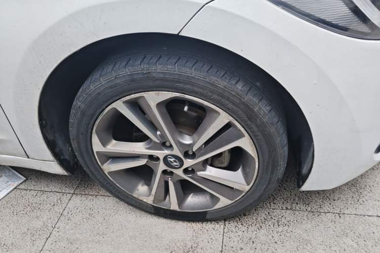 Used Hyundai Elantra (6th Generation / Lingdong) 2016 1.6L Automatic ZhiXuan – Elite Version Right Front Wheel Hub
