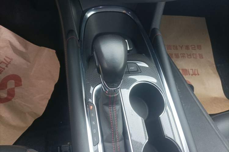 Used Chevrolet Malibu XL 2021 Redline 550T Automatic RuiLian Edition Gear Lever