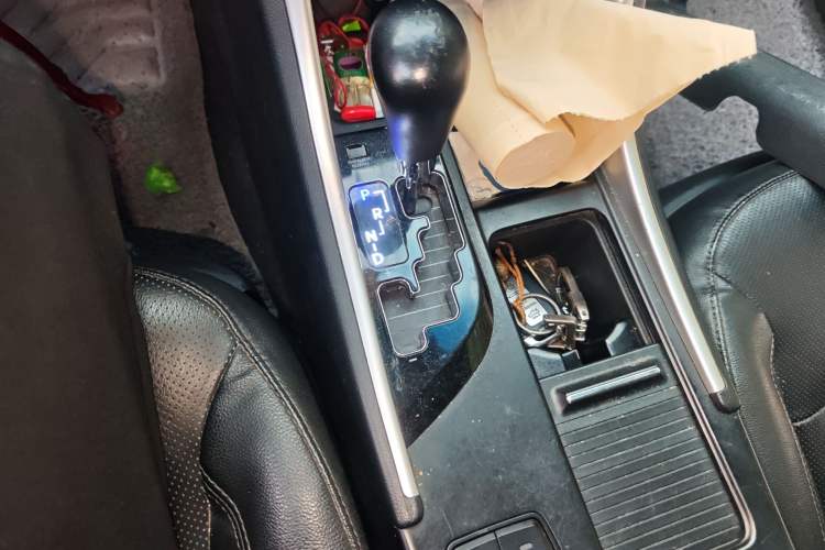 Used Hyundai Sonata 2015 Classic 2.0L Automatic Luxury Edition Gear Lever