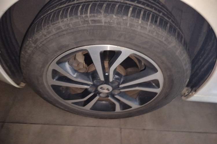 Used Roewe e550 2016 Deluxe Edition Left Front Wheel Hub