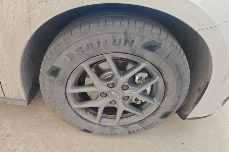 Used BYD Seal 06 New Energy 2025 DM-i Smart Drive 80KM Luxury Model Right Front Wheel Hub