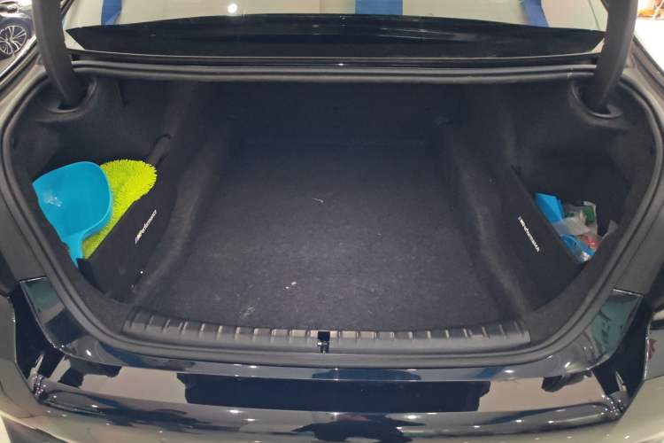 Used BMW 5 Series 2023 530Li Leading Model M Sport Package Trunk