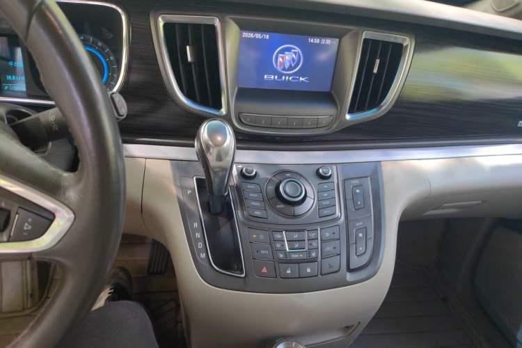 Used Buick GL8 2013 3.0L GT Luxury Business Haoya Edition
