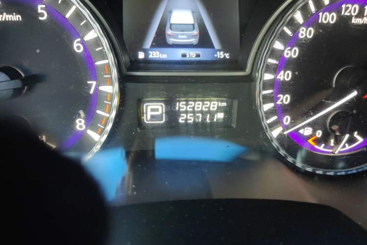 Used Infiniti QX60 2014 3.5L Four-Wheel Drive All-Terrain Version Odometer Close Up