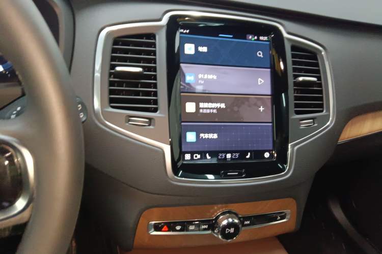 Used Volvo XC90 2024 B5 SmartDrive Luxury Edition 5 Seats