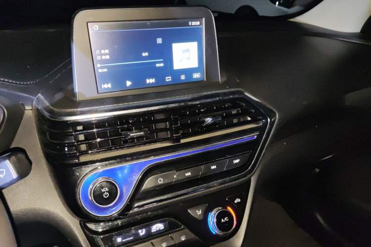 Used CHANGAN Alsvin 2018 1.4L Manual Comfort Model China V Standard