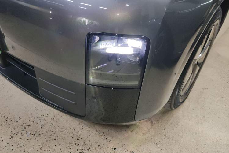 Used Li Auto MEGA 2024 Ultra Model
