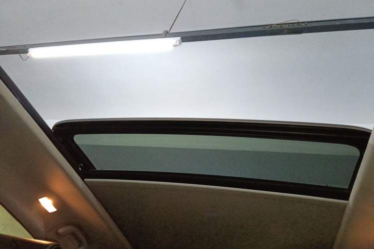 Used JMC Yusheng S330 2016 1.5L GTDi Automatic Two-Wheel Drive Prestige Edition Headliner