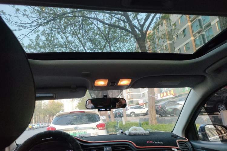 Used Kia KX Cross 2018 1.6L Automatic Dynamic Sunroof Version
