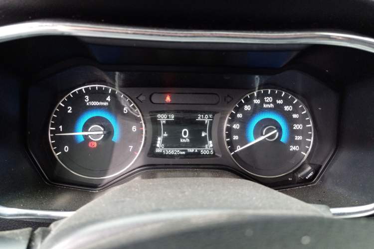 Used Dongfeng Fengon 580 2016 1.5T Manual Luxury Edition Instrument Cluster
