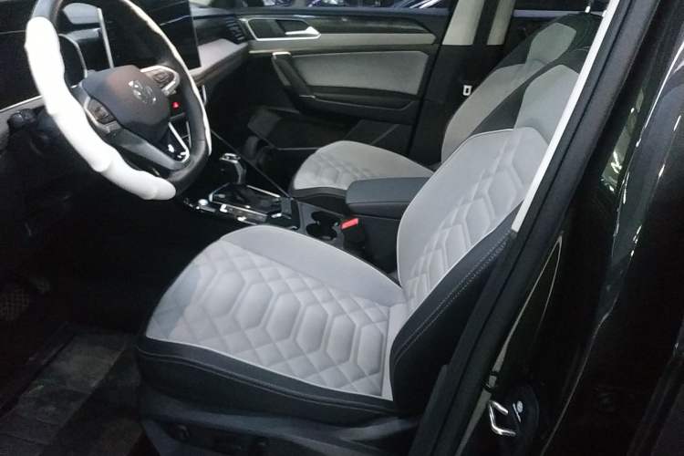 Used Volkswagen Tayron 2023 330TSI Two-Wheel-Drive Luxury Plus Advanced Version
