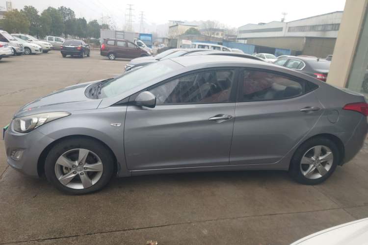 Used Hyundai Elantra (5th Generation / Langdong) 2012 1.6L Manual Fashion Edition
