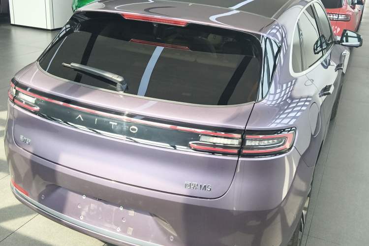 Used Hima AITO M5 2025 Extended-Range Ultra All-Wheel-Drive Version Rear Right 45 Deg