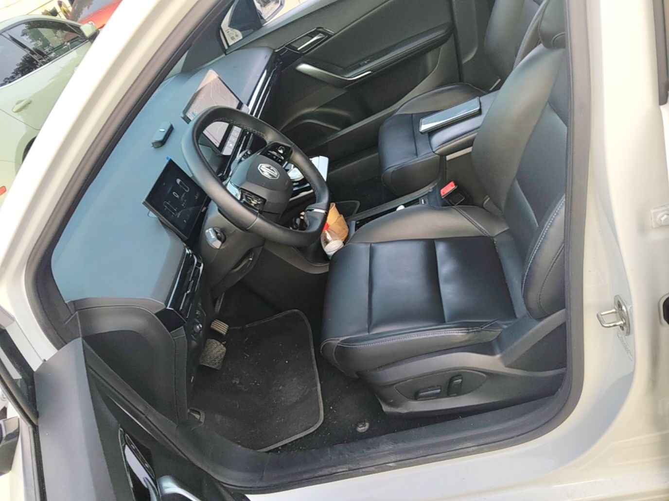 MG 4 EV 2023 415 km Range Sea-Faring Champion Edition — снимка 17