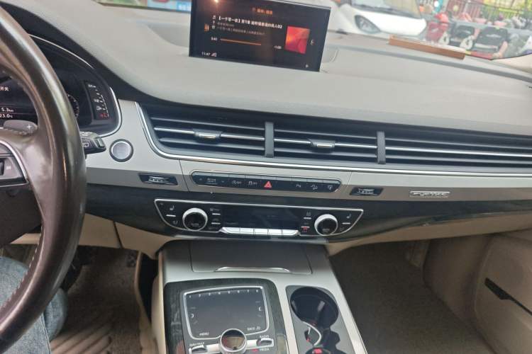 Used Audi Q7  Audio And AC Panel