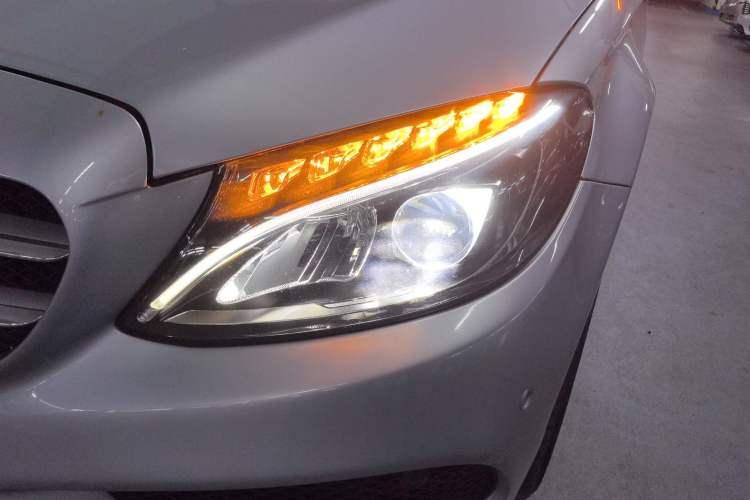 Used Mercedes-Benz C-Class 2015 C 200 station wagon