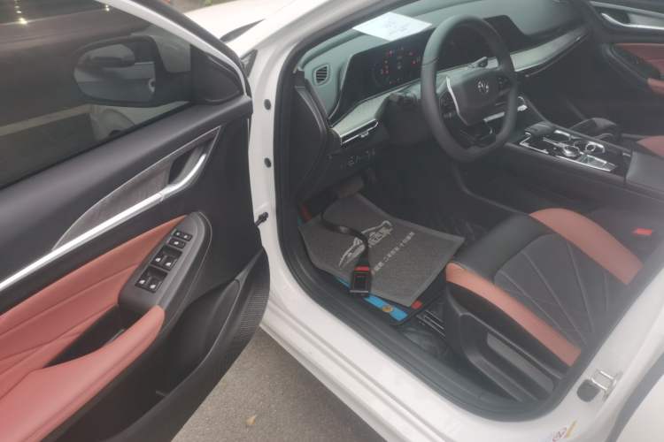 Used CHANGAN Eado 2024 PLUS Blue Whale NE 1.4T GDI DCT High-Energy Edition Driver Seat