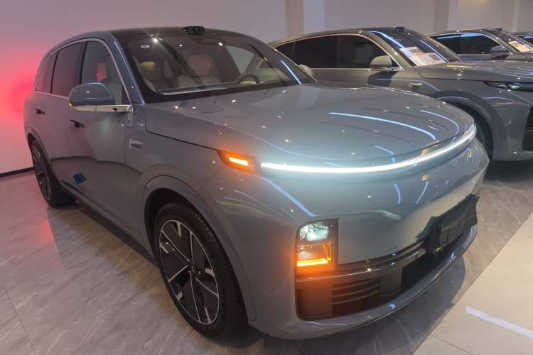 Used Li Auto L7 2025 Ultra Smart Refreshed Edition Front Right 45 Deg