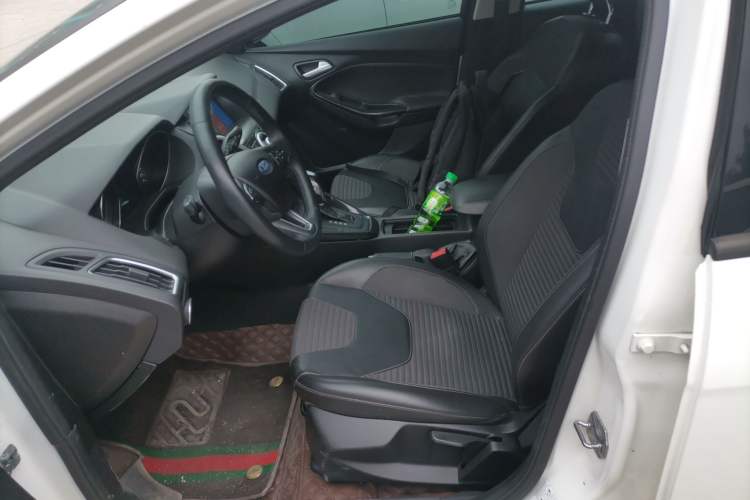 Used Ford Focus 2015 Hatchback 1.6L Automatic Fashion Edition