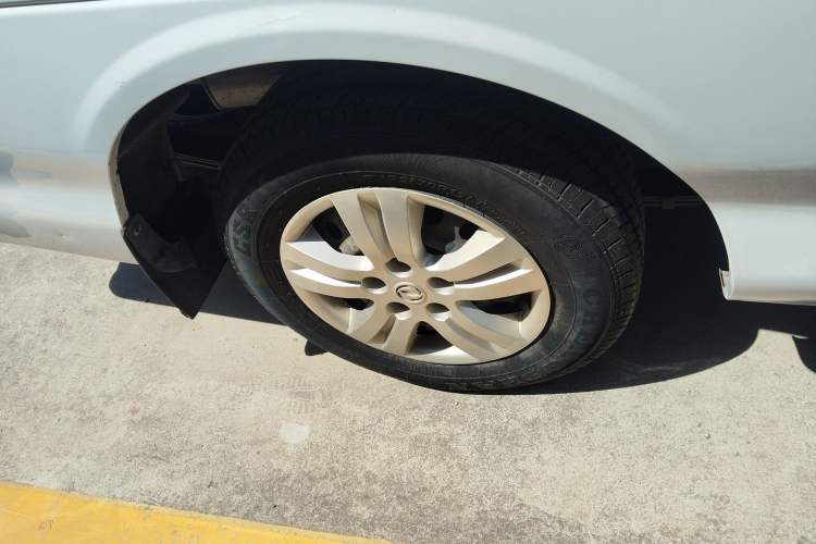 Used FORTHING Lingzhi 2018 M5L 2.0L 7-Seater Comfort Model
