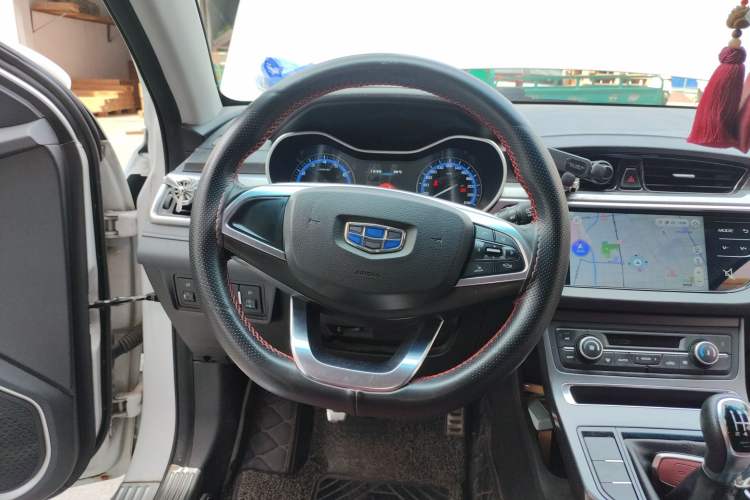 Used Geely Auto Vision S1 2019 Upgraded Model 1.5L Manual Elite Version
